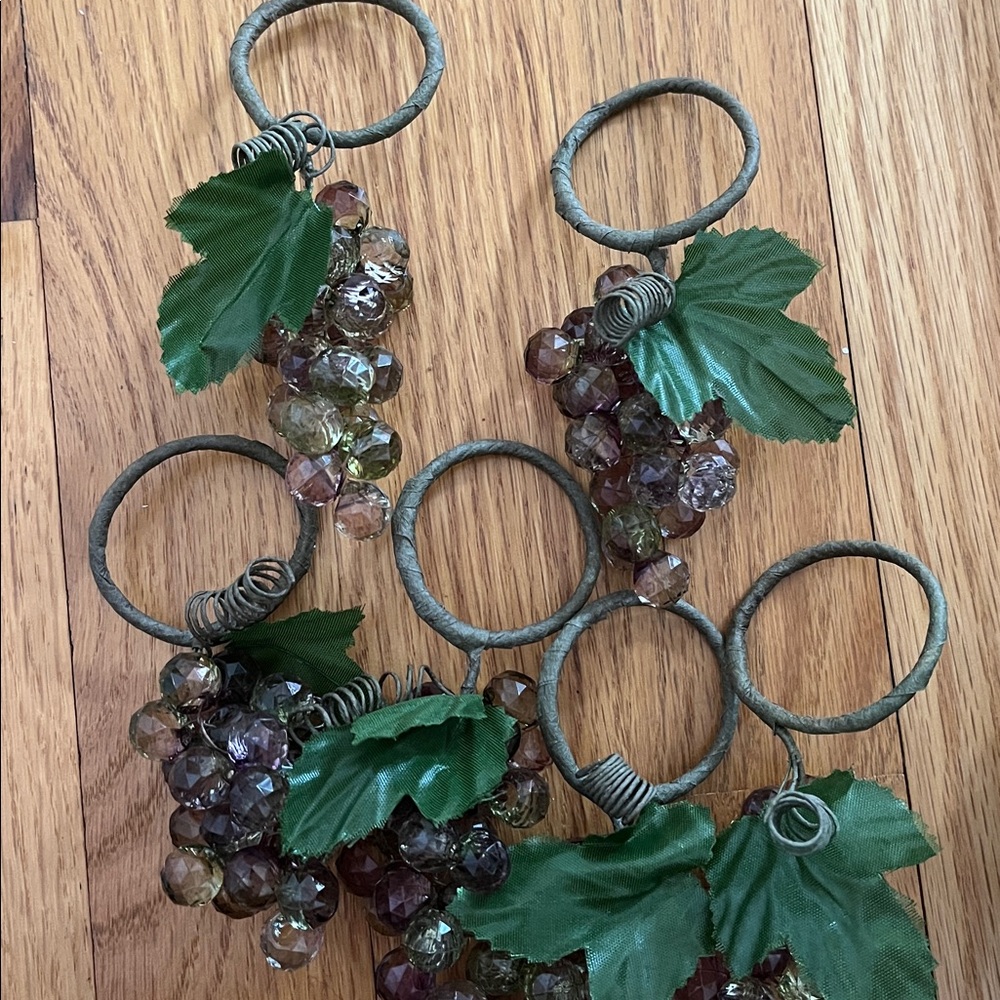Acrylic Grape Napkin Rings - Picture 5 of 7